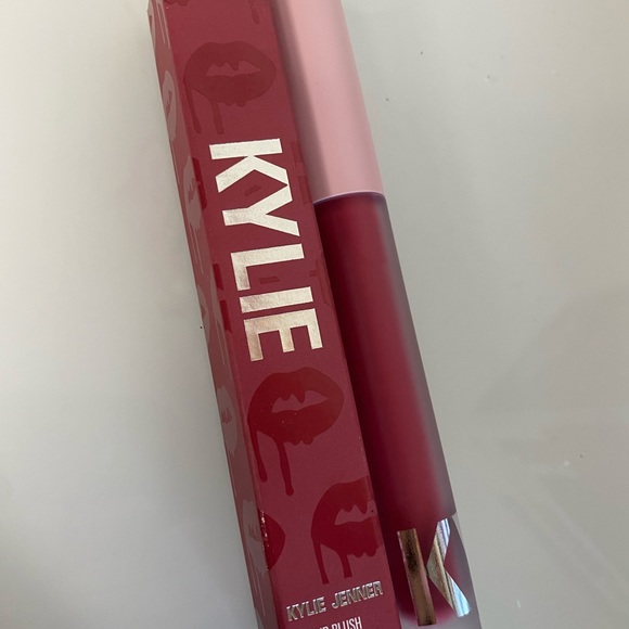 Kylie Cosmetics lip blush in shade: I’m Blushing 💋 (Brand new/never been used) - Picture 2 of 6